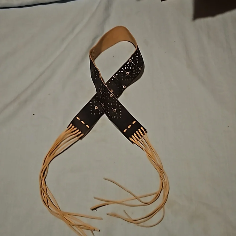 Kids leather belt with fringe at ends